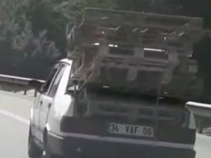 Sultangazi’de Otomobil Bagajında Tehlikeli Taşımacılık Kamerada
