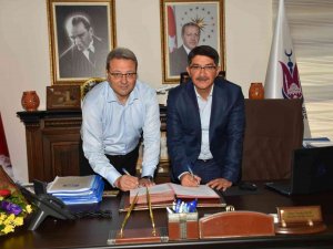 Şehzadeler’de Memurları Sevindiren İmza