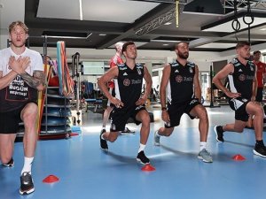 Beşiktaş Salonda Çalıştı