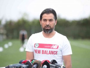 İ̇lhan Palut: “Konferans Ligi’nde Gruplara Katılmak İstiyoruz”