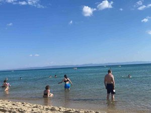 Fırtına Ve Sağanak Yağış Tatilcilere Zor Anlar Yaşattı