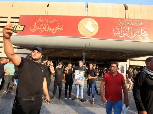Mukteda Sadr, Irak Meclisi’nin Feshedilmesi Ve Erken Seçim Çağrısını Yineledi