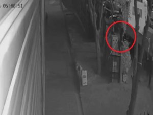 Bursa’da Akü Hırsızlığı Kamerada
