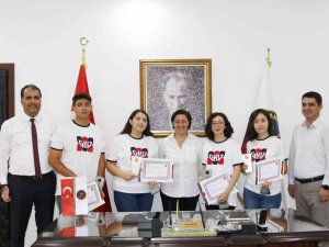 2022 Yks’de Üstün Başarı Gösteren Gkv’lilerden Anlamlı Ziyaret