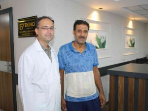 Karın Ağrısı Şikayetiyle Gittiği Hastanede Bağırsağında Delik Olduğunu Öğrendi