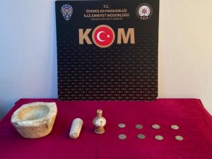 İ̇zmir’de Bir Eve Tarihi Eser Baskını