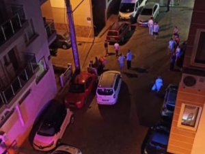 İ̇zmir’de Erkek Arkadaşı Tarafından Silahla Vurulan Kadın Yaralandı