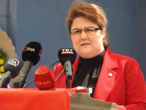 Bakan Yanık Huzurevlerinde Sıra Bekleniyor İddialarıyla İlgili Konuştu