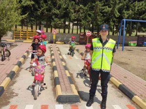 Kumluca’da Jandarmadan Öğrencilere Kask Eğitimi