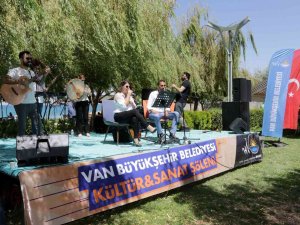 İ̇şitme Engellilerin Sessiz Dünyası Müzik Şöleniyle Şenlendirildi