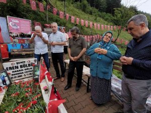 Başkan Yıldırım’dan Şehit Eren Bülbül’ün Kabrine Ziyaret