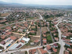 Başkan Üçok: “Suluova’mızda Kasıma Kadar Asfaltsız Sokağımız Kalmayacak”