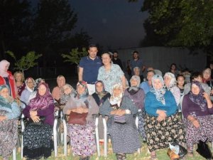 Ay Işığı Altında Nostaljik Film İzlediler