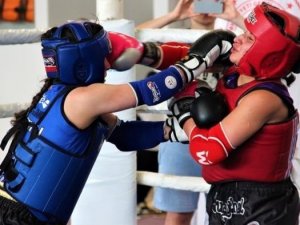 Kocaeli’de Muay Thai Rüzgarı Esecek