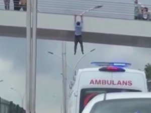 Atlamak Üzereyken İtfaiye Ekipleri Böyle Aldı