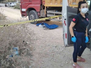 Hafriyat Kamyonunun Altında Kalan Çocuk Hayatını Kaybetti