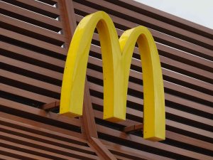Mcdonald’s Ukrayna’daki Restoranlarını Yeniden Açmaya Başlayacak