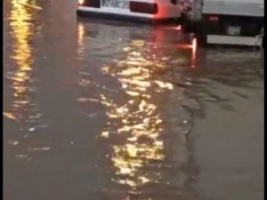 Boyabat’ta Sağanak: Yollar Göle Döndü