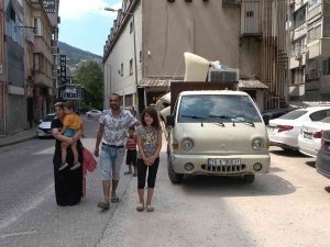 Ev Sahibinin Oğlu Kız Kaçırınca 3 Çocukla Sokakta Kaldılar