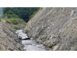 Zonguldak’ta Otomobil Dereye Uçtu