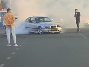 Düğün Konvoyunda Trafiği Durdurup Drift Yaptı