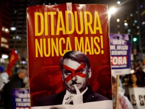 Brezilya’da Bolsonaro Karşıtları Sokaklara Döküldü