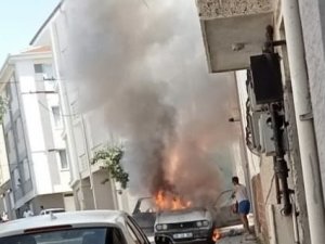 Park Halindeki Otomobilde Yangın Çıktı