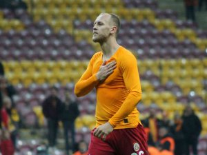 Semih Kaya Futbolu Bıraktığını Açıkladı