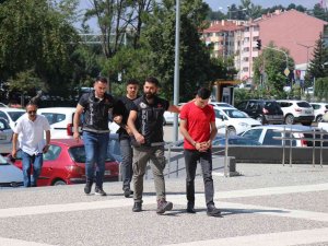 Uyuşturucuyla Yakalanan Gençten Gazetecilere Pişkin Açıklama: "8-9 Kişiyi Öldürdük"