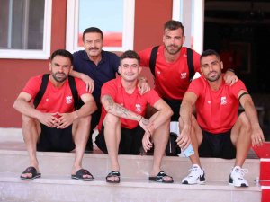 Sivasspor Kafilesi Adana’ya Gitti