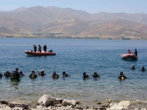 Afad’dan Van Gölü’nde Dalış Tatbikatı
