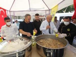 Bayburt Belediyesi’nden Aşure İkramı