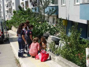 Otomobil Apartman Boşluğuna Düştü: 4 Yaralı