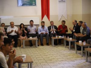 Bakan Kurum’dan Şehit Ailesine Taziye Ziyareti