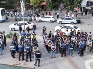 Elazığ’da Polis Göz Açtırmıyor: 1429 Kişi Sorgulandı, Aranan 7 Şüpheli Yakalandı
