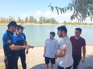 Polis Tek Tek Uyardı