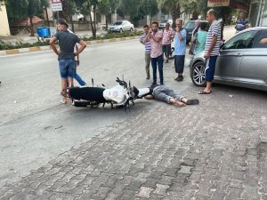 Motosiklet Elektrikli Bisiklete Kafa Kafaya Çarptı; 3 Yaralı