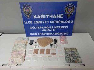 İ̇stanbul’da “Kara Murat” Lakaplı Torbacıya Operasyon: Telefon Kutusundan Uyuşturucu Çıktı