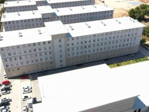 Gençlerin Otobüs Bileti Parasına Antalya’daki 5 Yıldızlı Tatili, Turistleri Kıskandırıyor