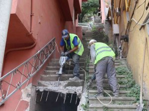 Yenidoğan Mahallesi’nde Merdivenler Yenileniyor