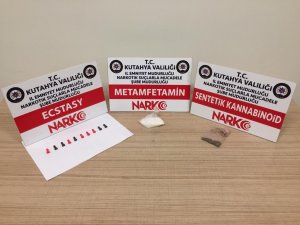 Kütahya’da Uyuşturucu Operasyonunda 3 Şüpheli Yakalandı