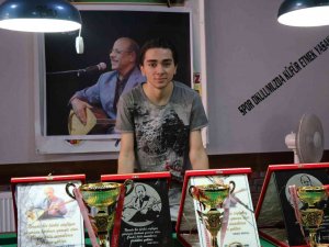 Neşet Ertaş Adına Düzenlenen Bilardo Turnuvası Başladı