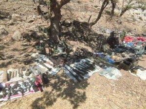 Pençe-kilit Operasyonu Bölgesinde Teröristlere Ait Çok Sayıda Silah Ve Mühimmat Ele Geçirildi