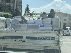 Eskişehir’de Kamyonet Kasasında Yatarak Yolculuk Yaptılar