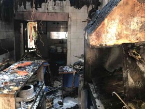 Lokantada Çıkan Yangın 3 İş Yerine Sıçradı