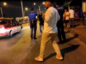 Alkolden Ayakta Duracak Halleri Yoktu Ama Kavga Etmeye Devam Ettiler