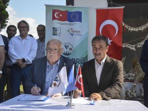 Taşköprü Yerel Eylem Grubu Derneği’nden ’Sarımsak Kooperatifi’ne Ekipman Desteği