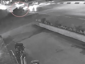 Kazaya Karıştı, Hiçbir Şey Olmamış Gibi Yoluna Devam Etti