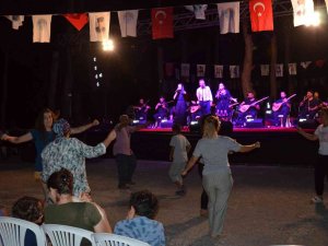 Tarsus’ta Türk Halk Müziği Konseri