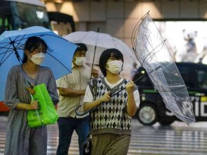 Japonya’da Meari Tayfunu Alarmı
